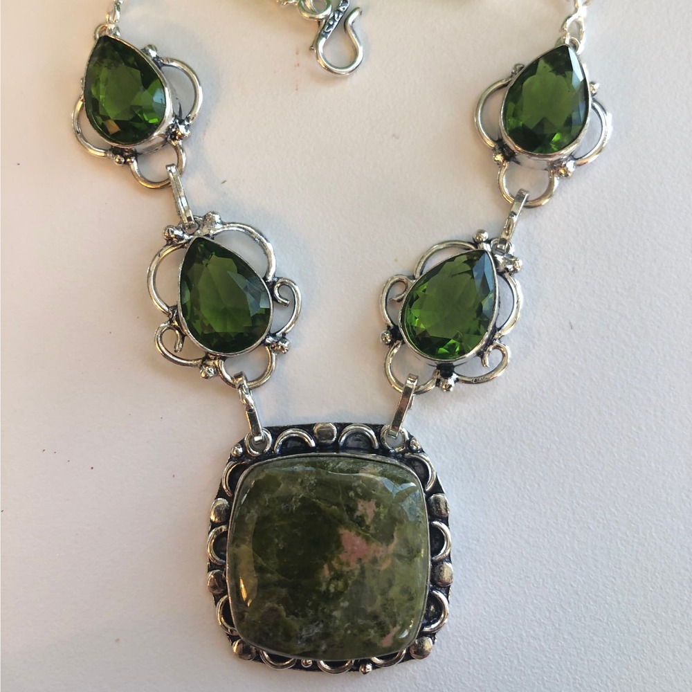 925 Sterling Teardrop Peridot & Unakite  Necklace 19"